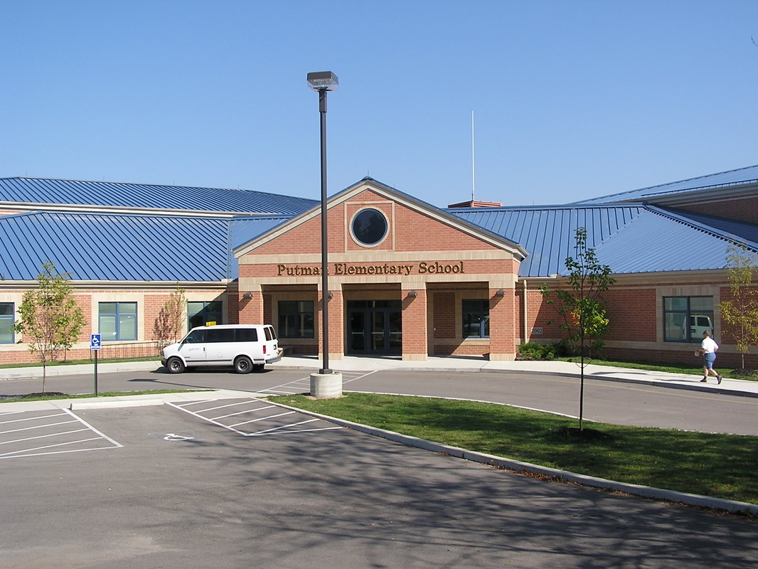 Putman Elementary building front